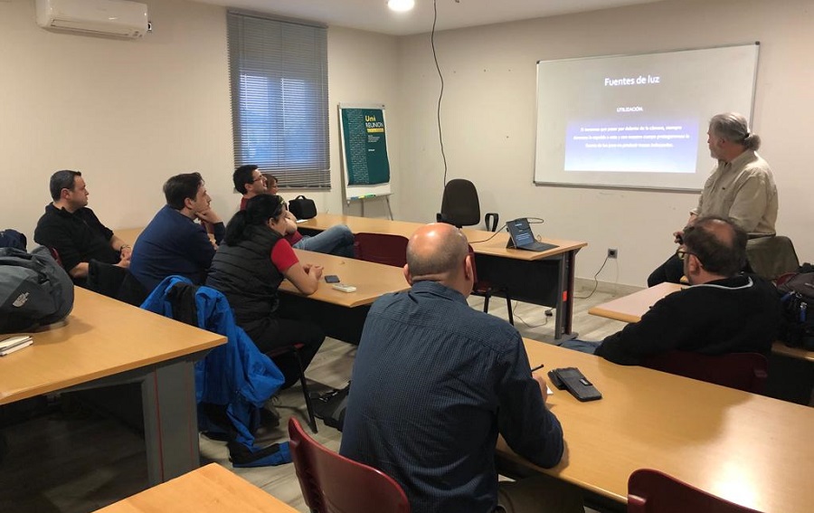 Taller de Fotografía Aeronáutica Nocturna en el Aeródromo de Casarrubios 